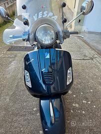 vespa 300 gts 