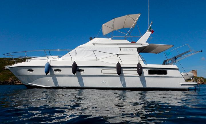 Imbarcazione Azimut AZ37