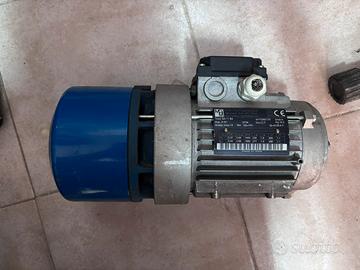Motore trifase MGM 0,37 kW con freno