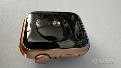 Apple SE Gold Aluminium Case Starlight Sport 40 MM