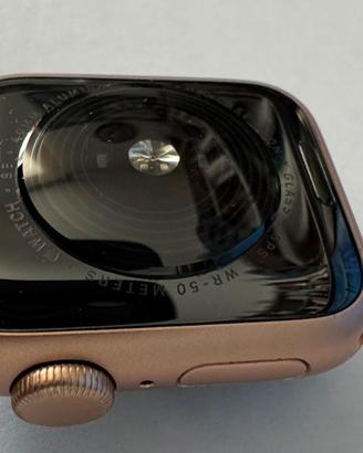 Apple SE Gold Aluminium Case Starlight Sport 40 MM