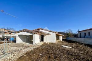 VILLA SINGOLA A MONTE DI MALO