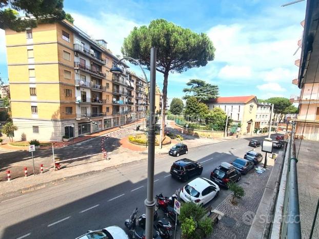 Colli aminei Parcheggio Fronte Strada