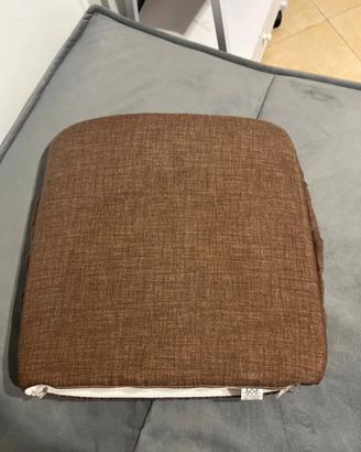 cuscini con copri cuscini per sedie