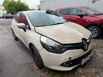 Renault Clio 1.5 Dci 75cv Incidentata