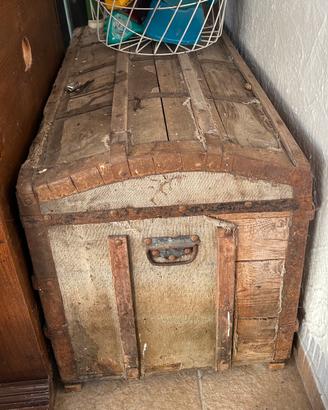 Forziere baule antici vintage legno ferro