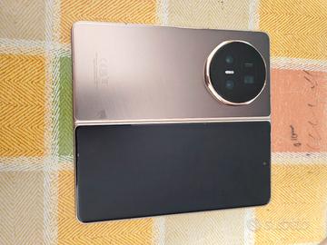 Honor magic V5 16/512 GB.