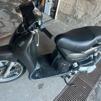Scooter Aprilia 100 cc