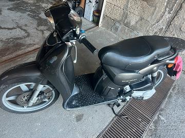 Scooter Aprilia 100 cc