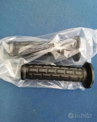 Coppia manopole universali 24mm gomma per moto