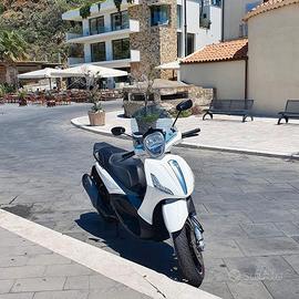 Piaggio Beverly 350 ST 