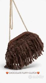 borsa clutch fluffy peluche marrone con frange