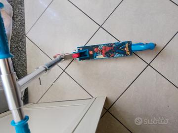 monopattino spiderman 