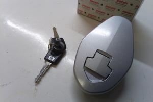 Ducati Multistrada 749 999 tappo serbatoio carbura
