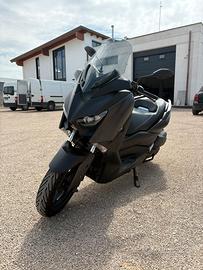 Yamaha Xmax 300