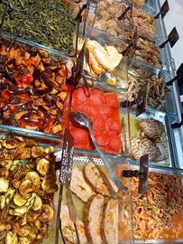 Cuoca per cucina d'asporto