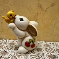 Thun coniglietto bianco con piccolo pulcino