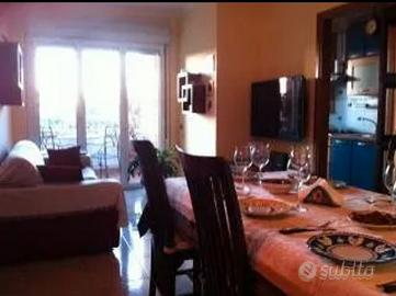 EUR TRILOCALE ARREDATO Con BALCONE