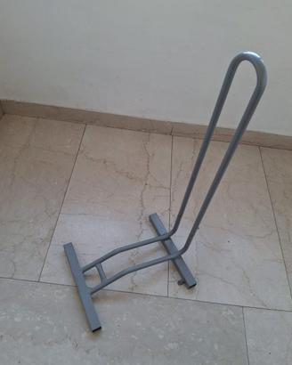 Cavalletto per biciclette