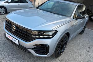 Volkswagen Touareg 3.0 V6 TDI SCR Atmosphere R-LIN