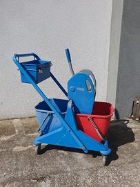Carrello pulizie