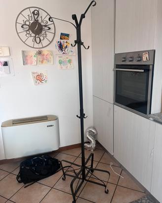 Attaccapanni da terra