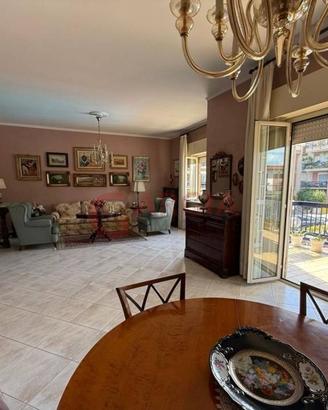 Appartamento di 150 m² con 4 locali e box auto dop