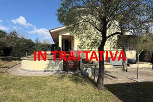 VILLA A SCHIERA A CAPENA