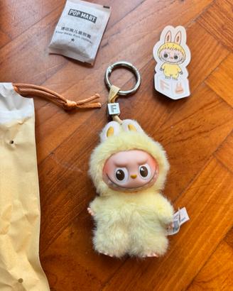 POP MART Labubu Pin for Love F “Future” ORIGINALE