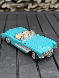 Chevrolet Corvette Cabrio del 1957  Burago 1/18  