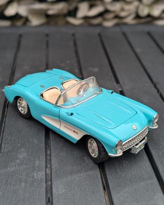 Chevrolet Corvette Cabrio del 1957  Burago 1/18  