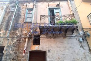 Palazzina indipendente da ristrutturare