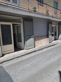 Luminoso bilocale uso ufficio/studio professionale