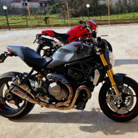 Ducati Monster 1200s