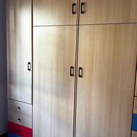 Cameretta angolare e letto da una piazza e mezza