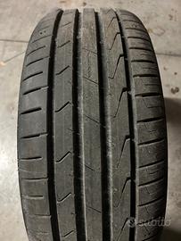 Pneumatici macchina Hankook outside 215/45R18