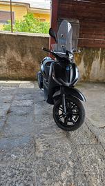 beverly 300 deep black