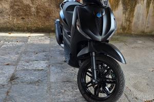 beverly 300 deep black