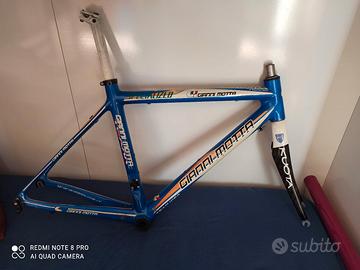 TELAIO CORSA CARBONIO GIANNI MOTTA MISURA "S"