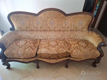divano stile classico con poltrone