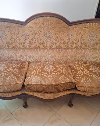 divano stile classico con poltrone