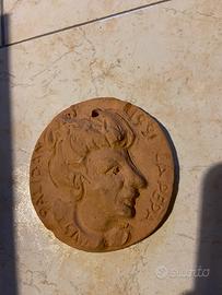 Medaglia in terra cotta di Palidano