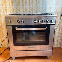 Cucina La Germania 5 fuochi a gas e fono elettrico
