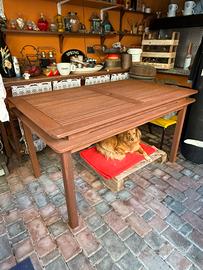 Tavoli in legno da giardino
