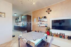 APPARTAMENTO COMPLETAMENTE RISTRUTTURATO COMODO AL