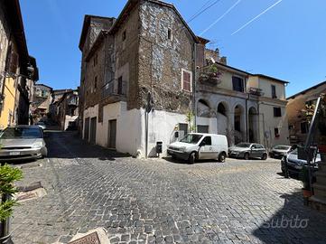 3 LOCALI A GENAZZANO