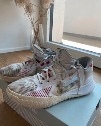 Kyrie V Flytrap