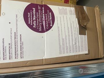 Albero di natale verde e bianco