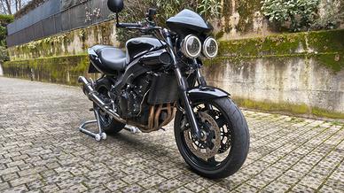 Triumph Speed Four 600