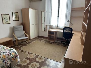 Stanza singola e molto ampia